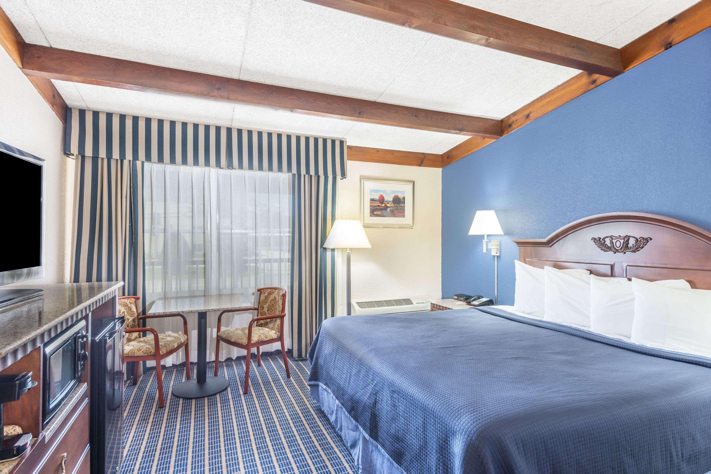 Howard Johnson By Wyndham Bangor Exterior photo