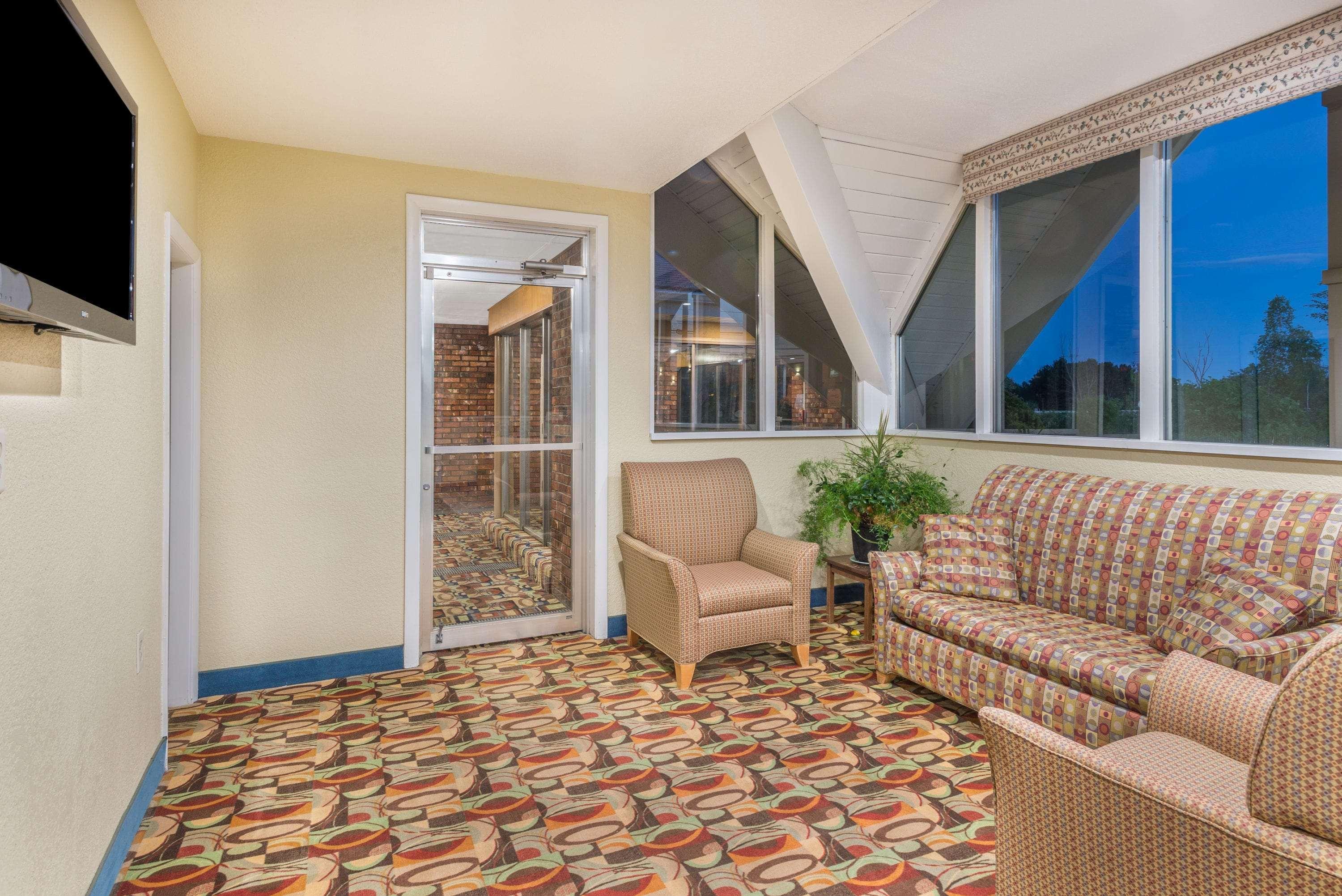 Howard Johnson By Wyndham Bangor Exterior photo