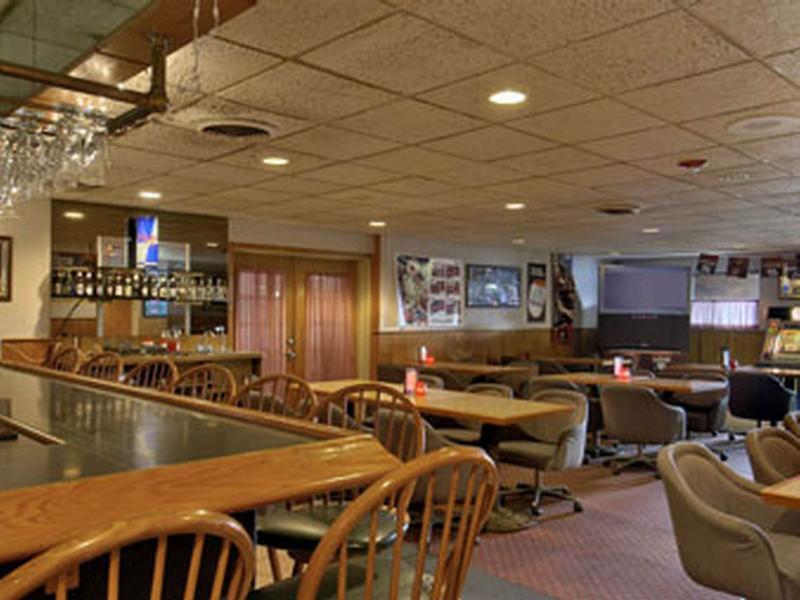 Howard Johnson By Wyndham Bangor Hotel Restaurant photo