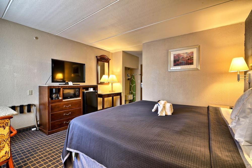 Howard Johnson By Wyndham Bangor Exterior photo