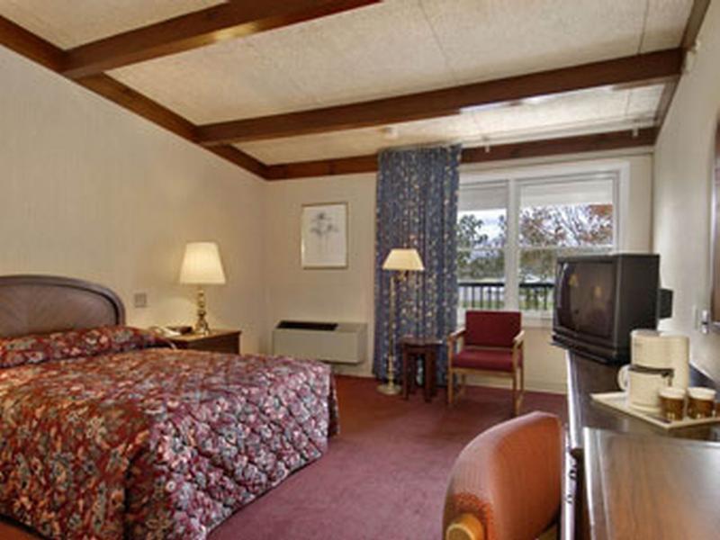 Howard Johnson By Wyndham Bangor Exterior photo